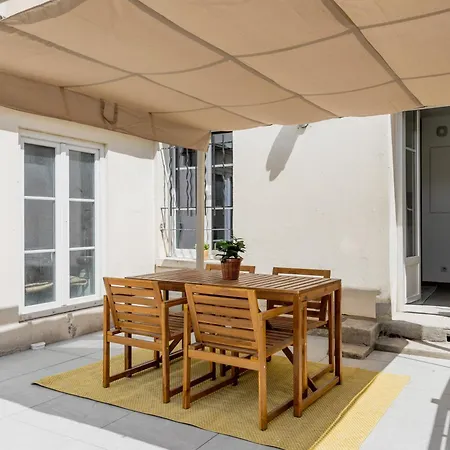 Play Ping Pong In Your Magical Garden In Apartamento Paris